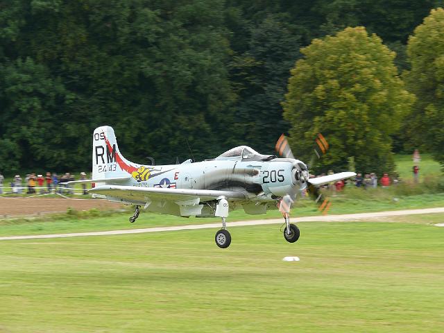 douglas_skyraider_ott09_04